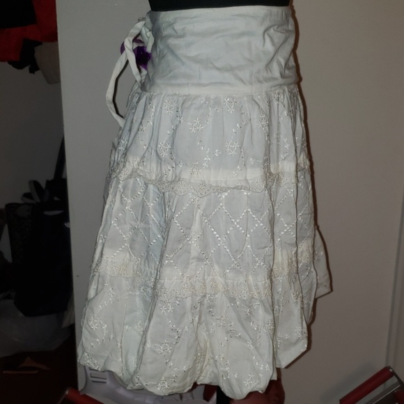 Skirt - Picture 2 of 5